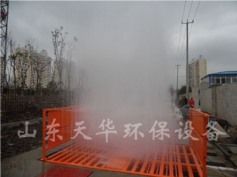 點(diǎn)擊查看詳細(xì)信息<br>標(biāo)題：標(biāo)準(zhǔn)型工程洗車(chē)機(jī)清洗效果 閱讀次數(shù)：5006